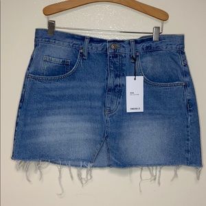 NWT F21 medium denim skirt 30